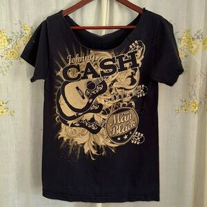 Women’s distressed vintage Johnny Cash tshirt size small!